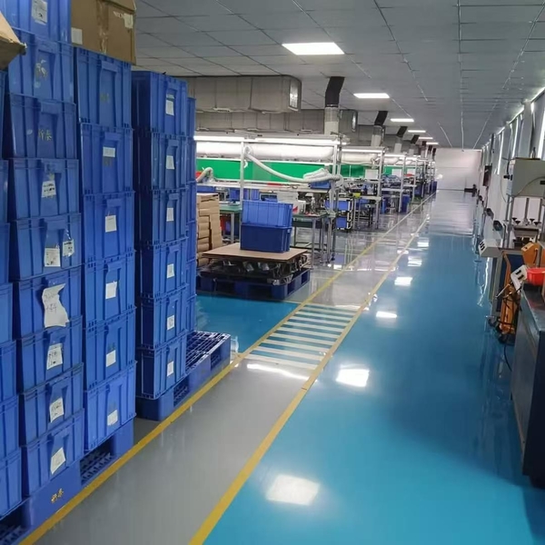 Guangzhou Guanna Auto Parts Trading Co., Ltd. manufacturer production line