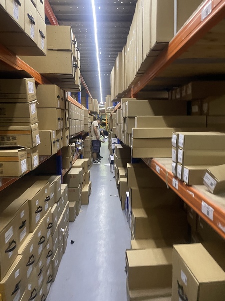 Guangzhou Guanna Auto Parts Trading Co., Ltd.